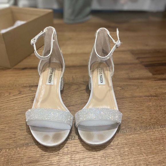 Steve Madden Irene-R Wide Width Heel Size 6 - Picture 4 of 7